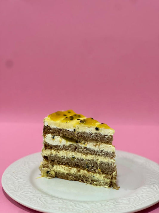 Torta bizcocho integral y Maracuya trozo individual
