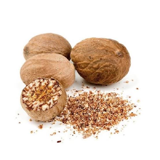 NUEZ MOSCADA ENTERA 1 UNIDAD